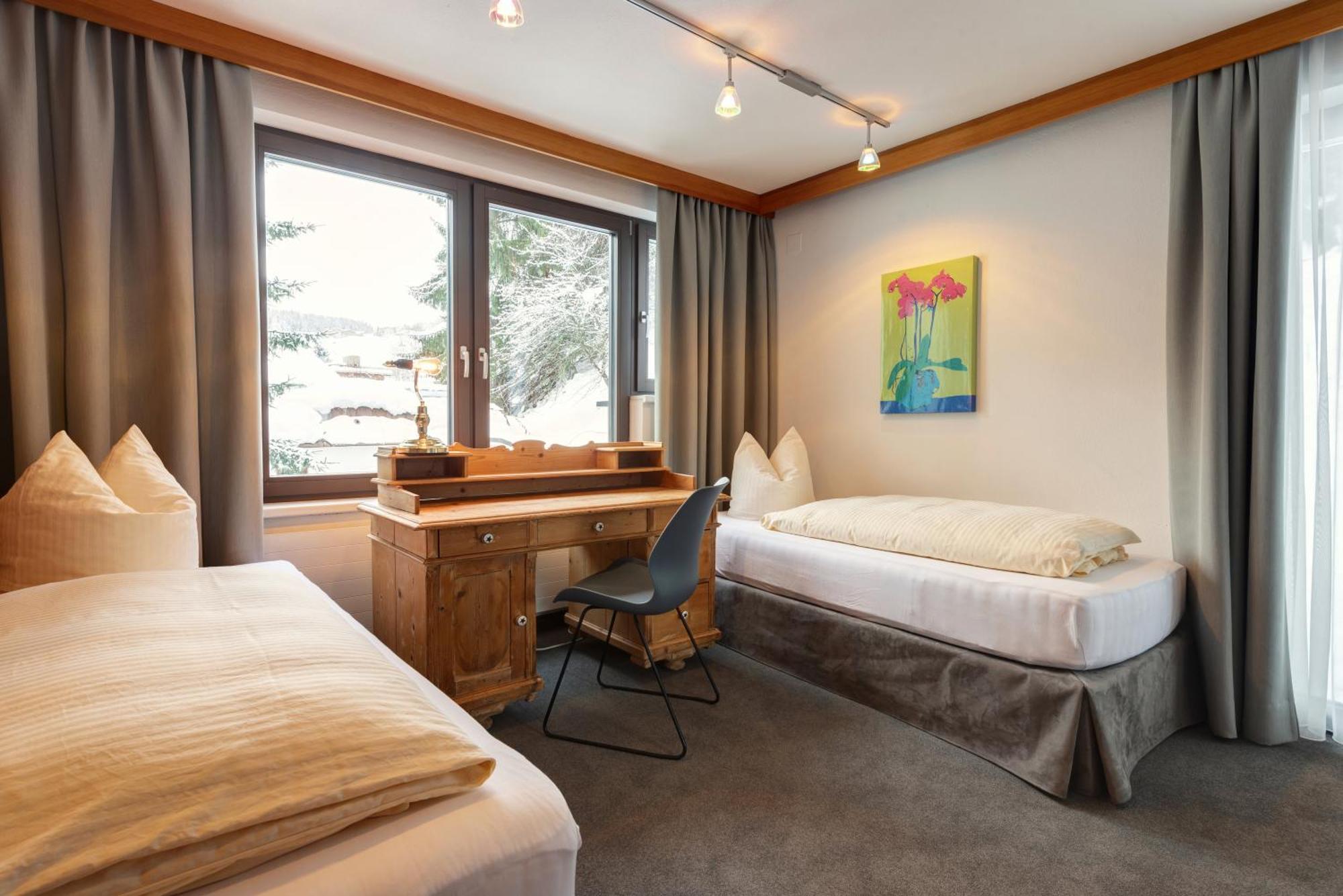 Hotel Pension Kirchplatz St Anton am Arlberg Værelse billede