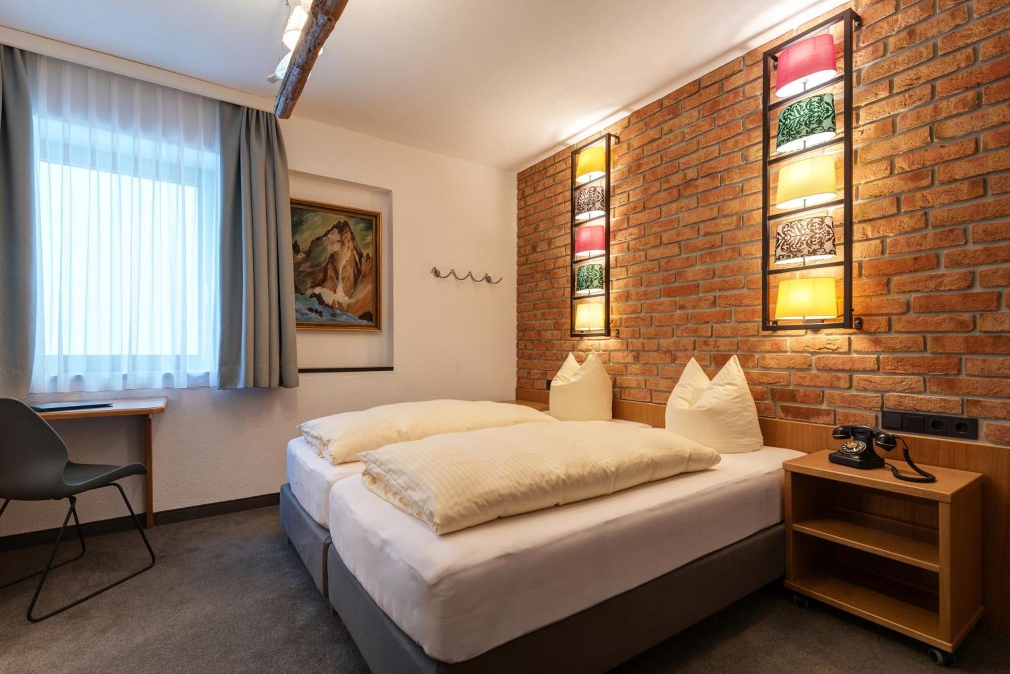 Hotel Pension Kirchplatz St Anton am Arlberg Værelse billede