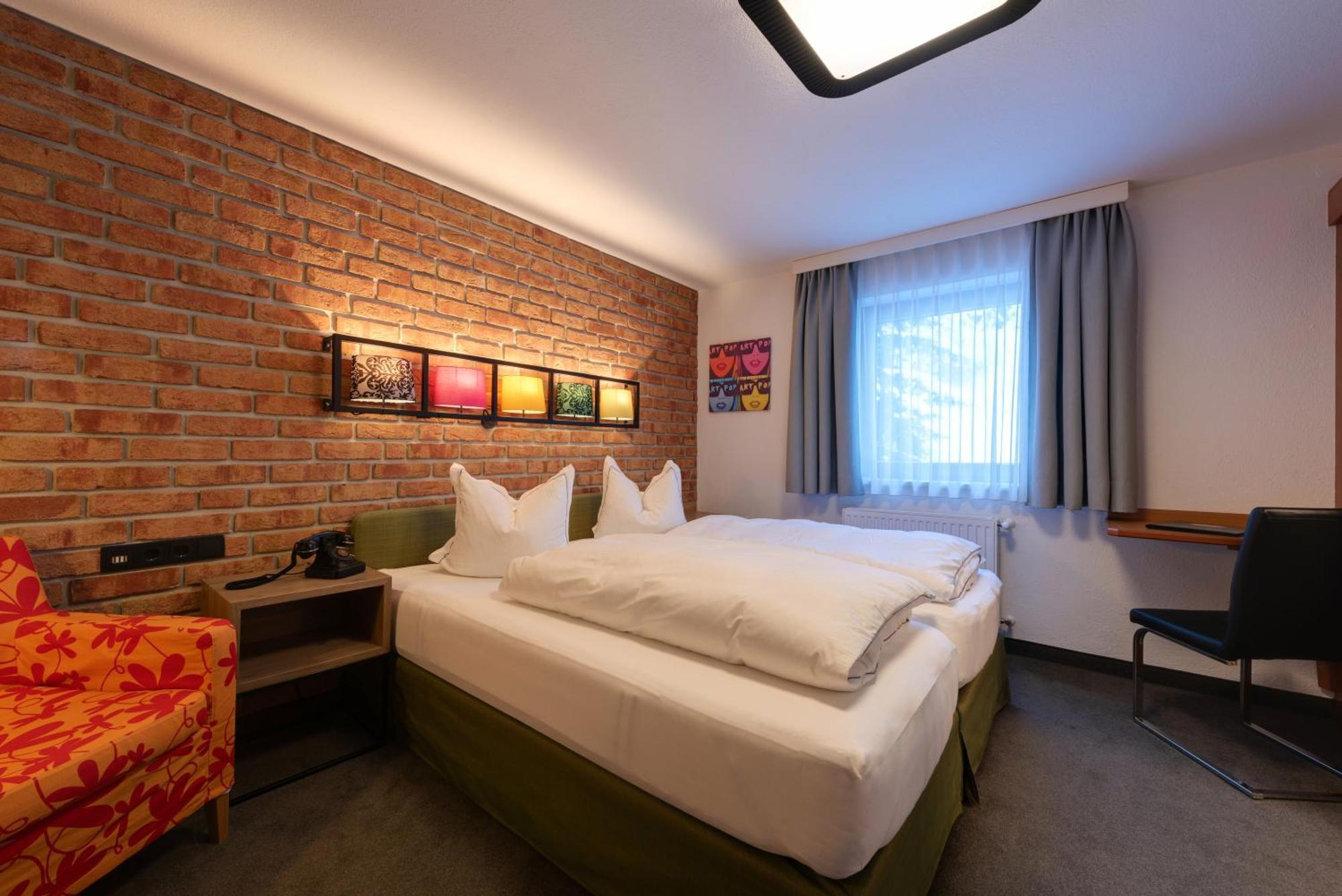 Hotel Pension Kirchplatz St Anton am Arlberg Værelse billede