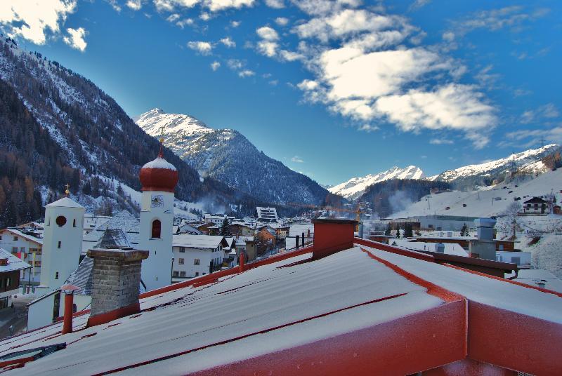 Hotel Pension Kirchplatz St Anton am Arlberg Eksteriør billede
